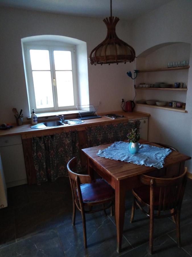 Villa Gosciniec Kaszarnia Kamienne Mirsk Exterior foto