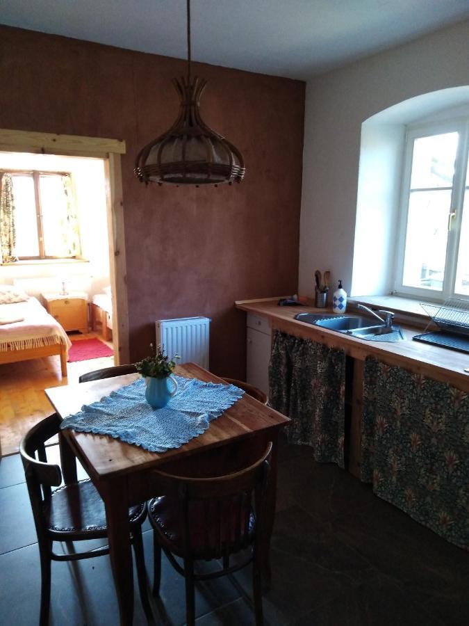 Villa Gosciniec Kaszarnia Kamienne Mirsk Exterior foto